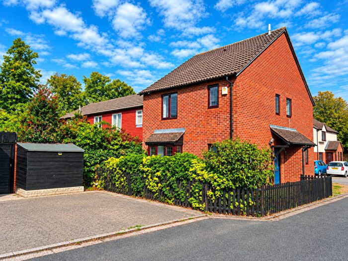 2 Bedroom End Of Terrace House For Sale In Kings Chase, East Molesey, KT8