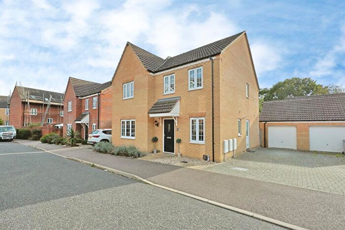 4 Bedroom Detached House For Sale In Willow Close, Brundall, Norwich, NR13