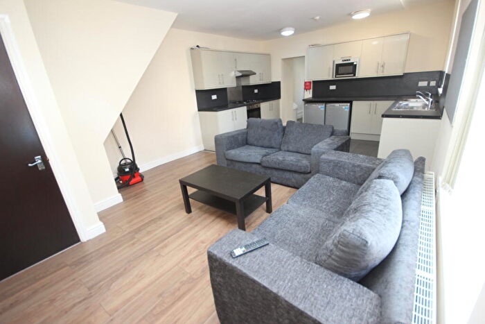 6 Bedroom Terraced House To Rent In Connaught Road, Liverpool, L7