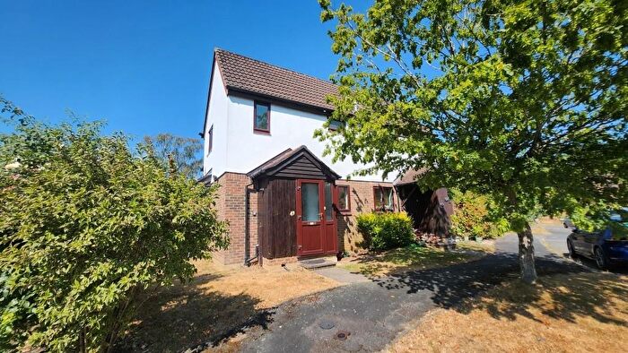 1 Bedroom House For Sale In Treelands, North Holmwood, RH5