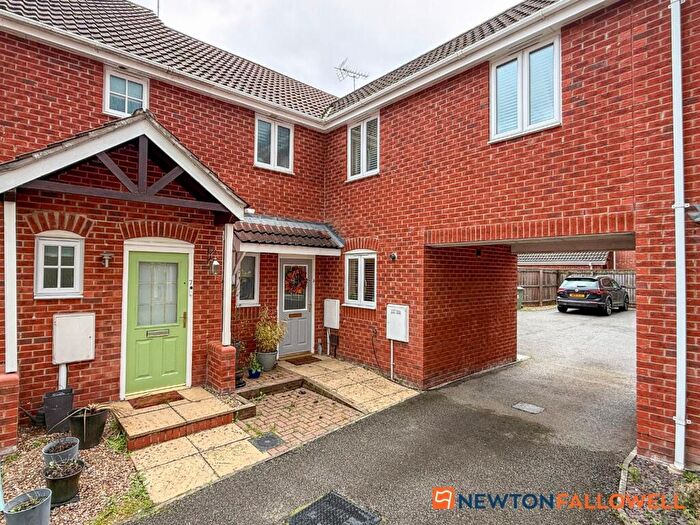 3 Bedroom Link Detached House For Sale In Youngs Close, Coddington, NG24
