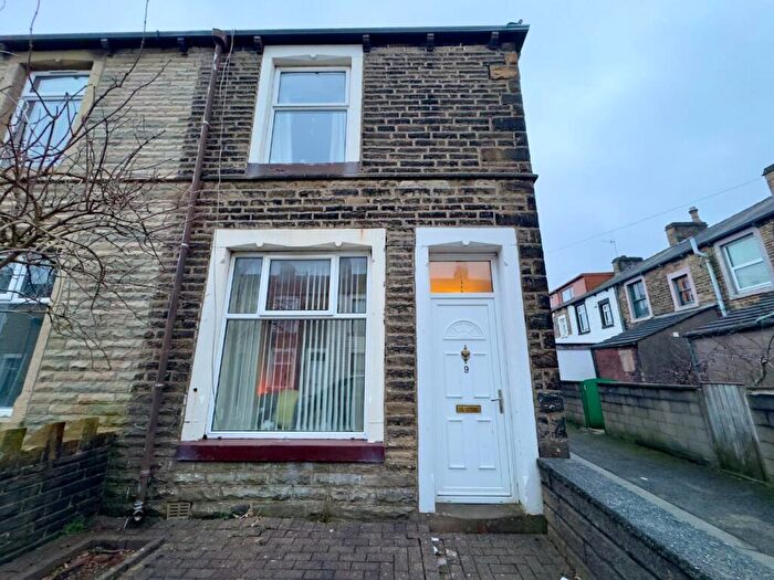 3 Bedroom End Of Terrace House For Sale In Holmsley Street, Burnley, BB10