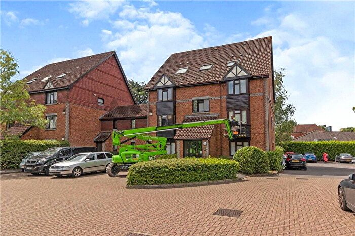 1 Bedroom Apartment For Sale In Tintagel Way, Woking, Surrey, GU22