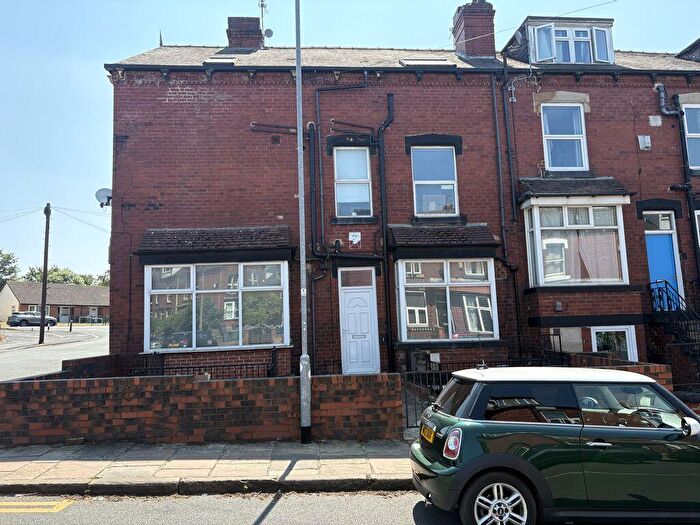 6 Bedroom Terraced House For Sale In Lumley Avenue, Leeds, LS4