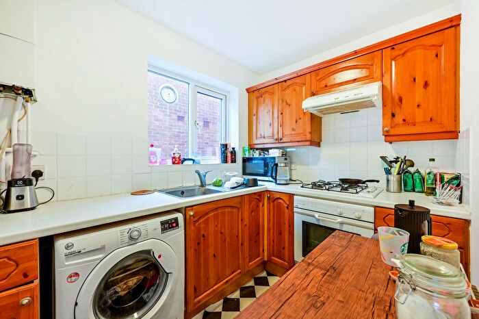 1 Bedroom Flat To Rent In Upper Richmond Road, Putney, London, SW15