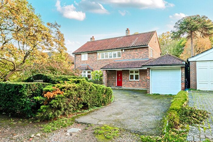 4 Bedroom Detached House For Sale In Lodge Road, Bromley, BR1