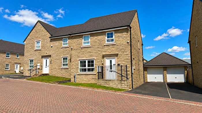 4 Bedroom Detached House For Sale In Fetlock Drive, Eccleshill, Bradford, BD2