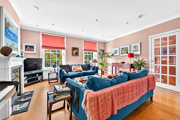 3 Bedroom Flat For Sale In Highgate High Street, N6