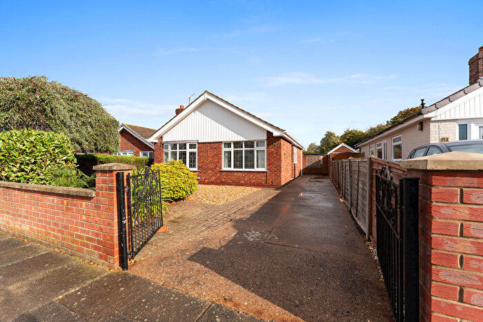 3 Bedroom Detached Bungalow For Sale In Cumberland Road, Cleethorpes, DN35