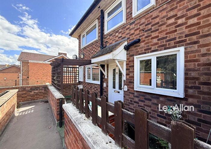 3 Bedroom Flat For Sale In The Broadway, Stourbridge, DY8