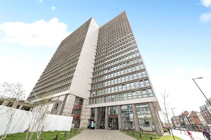 2 Bedroom Flat For Sale In High Street, East Croydon, Central Croydon, CR0