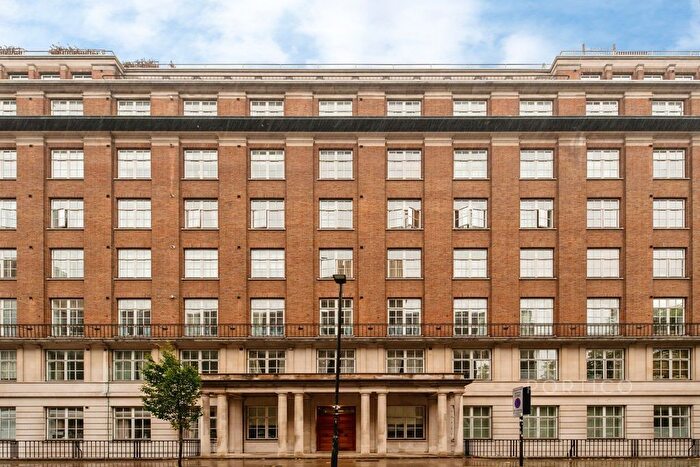 2 Bedroom Flat To Rent In Bloomsbury Mansions, WC1B
