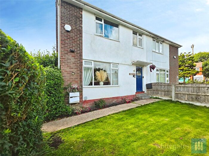 3 Bedroom Semi-Detached House For Sale In Woodkirk Gardens, Dewsbury, WF12