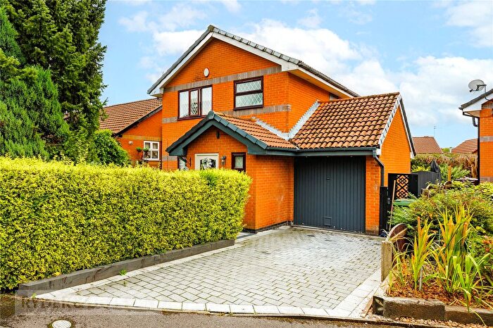 3 Bedroom Detached House For Sale In Mills Farm Close, Oldham, Greater Manchester, OL8