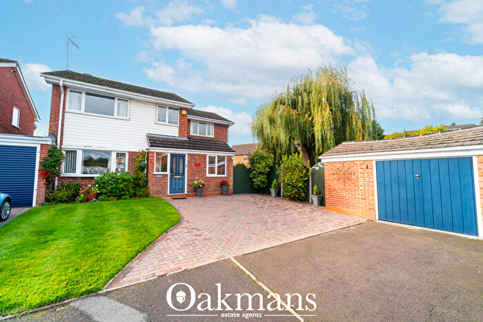4 Bedroom Link Detached House For Sale In Brookside Drive, Bromsgrove, B61