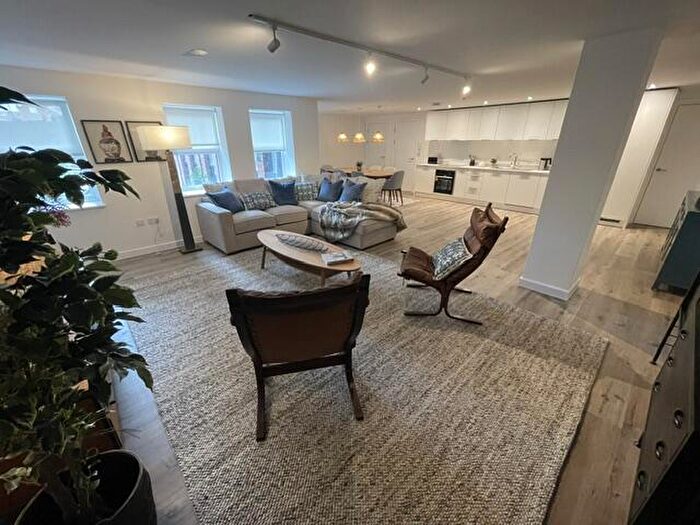 3 Bedroom Flat To Rent In Lower Brook Street, Ipswich, Suffolk, IP4