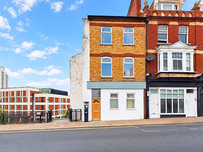 7 Bedroom Semi-Detached House For Sale In New Bridge Street, Exeter, EX4
