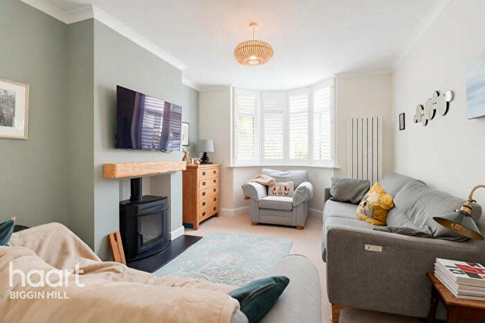 3 Bedroom Semi-Detached House For Sale In Leaves Green Crescent, Keston, BR2