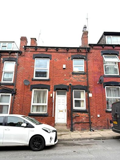 2 Bedroom Terraced House For Sale In Lambton Street, Leeds, LS8
