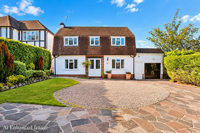 4 Bedroom Detached House For Sale In Sutton Lane, Banstead, SM7