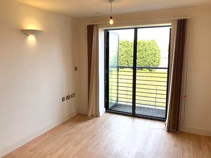 2 Bedroom Flat To Rent In Wolverhampton Street, Walsall, WS2
