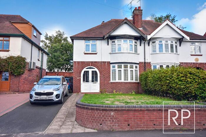 3 Bedroom Semi-Detached House For Sale In Chester Road North, Kidderminster, DY10