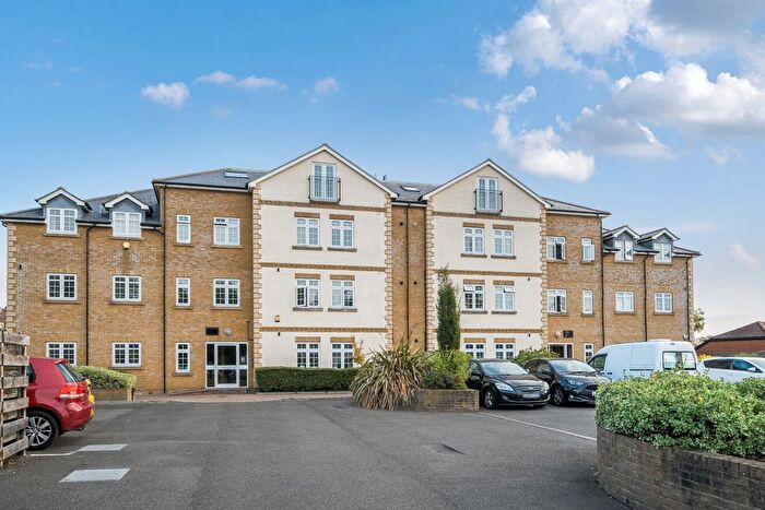 2 Bedroom Flat For Sale In Elmers End Road, Beckenham, BR3