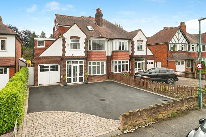 5 Bedroom Semi-Detached House For Sale In Thornby Avenue, Solihull, B91