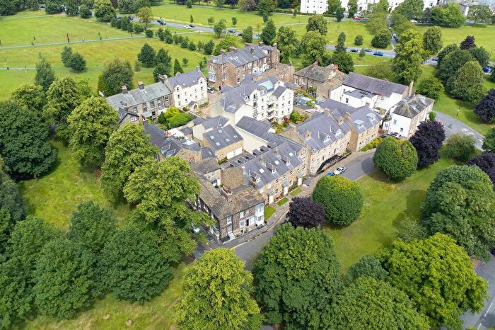 2 Bedroom Flat For Sale In Church Square, Church Square Mansions Church Square, HG1