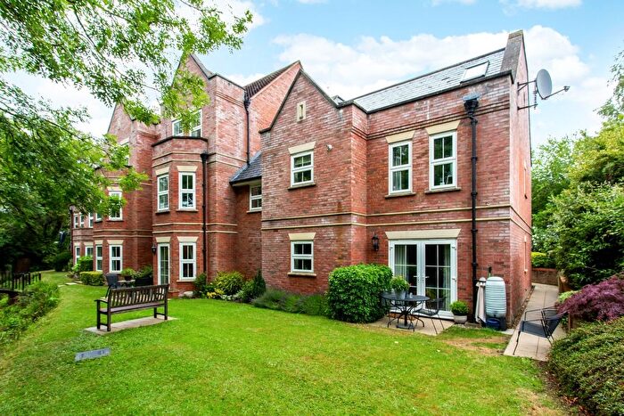2 Bedroom Flat To Rent In Main Road, Otterbourne, Winchester, SO21