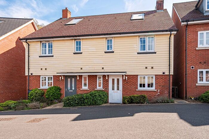 3 Bedroom Semi-Detached House For Sale In Dame Kelly Holmes Way, Tonbridge, TN9