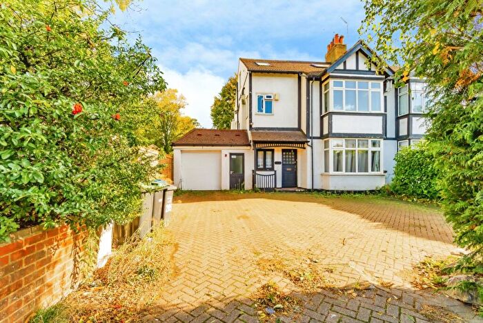 6 Bedroom Semi-Detached House For Sale In Brighton Road, Purley, CR8