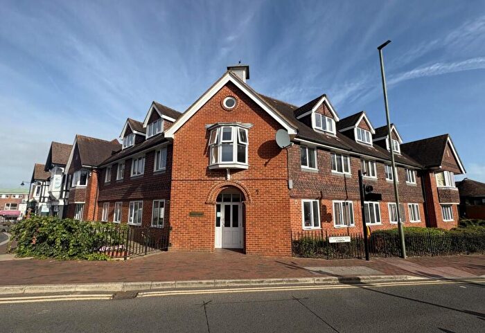 2 Bedroom Apartment For Sale In Flambard Way, Godalming, GU7