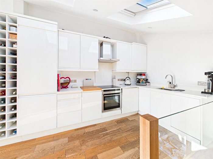 3 Bedroom Penthouse To Rent In Winterton Court, Hampton Wick, KT1