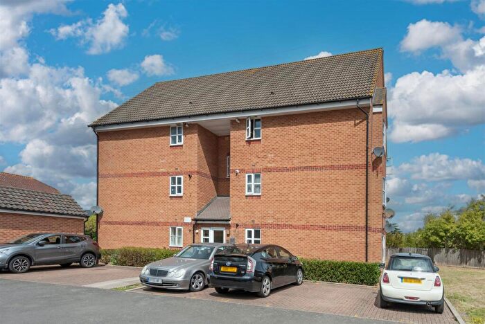 2 Bedroom Apartment For Sale In Mccudden Road, Dartford, DA1