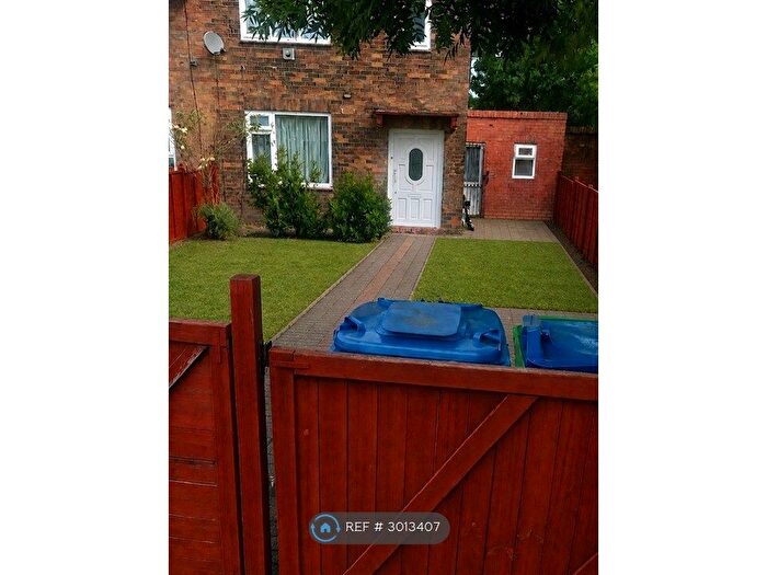 4 Bedroom Semi-Detached House To Rent In Gainsborough Drive, Rochdale, OL11
