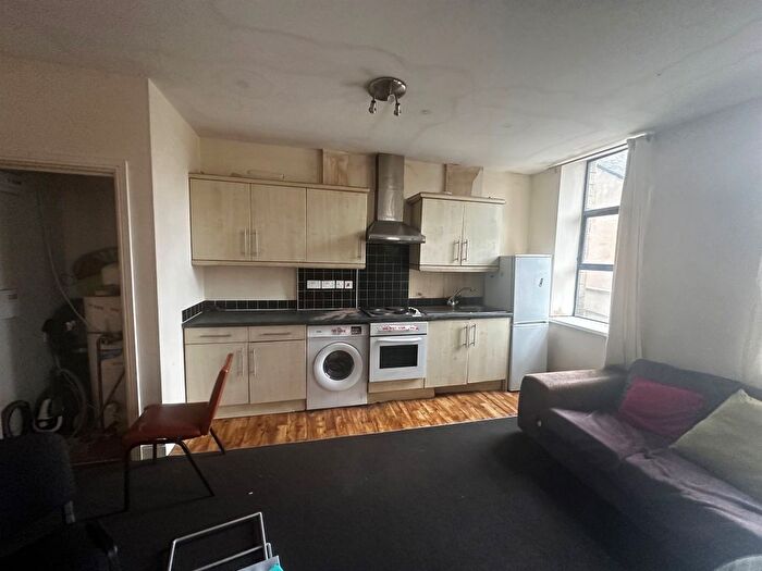 2 Bedroom Flat For Sale In Water Street, Huddersfield, HD1