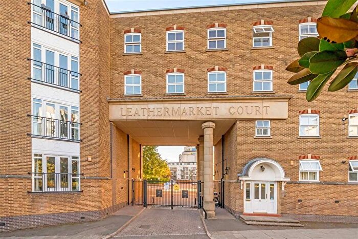 2 Bedroom Flat To Rent In Leathermarket Court, London Bridge, SE1