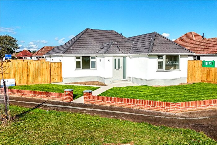 3 Bedroom Bungalow For Sale In Durland Close, New Milton, Hampshire, BH25