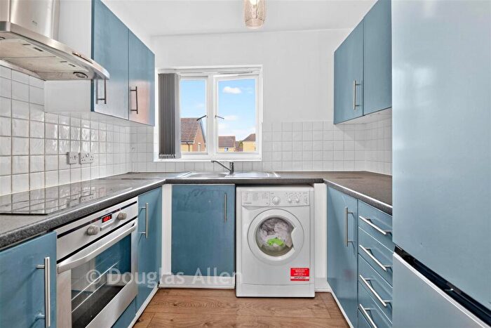 2 Bedroom Flat For Sale In Glandford Way, Chadwell Heath, Romford, Essex, RM6