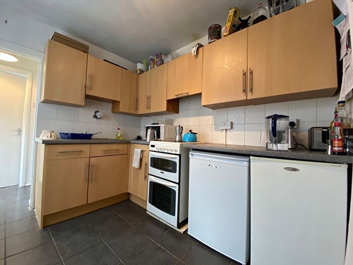 3 Bedroom Terraced House To Rent In Treherbet Street, Cathays, CF24