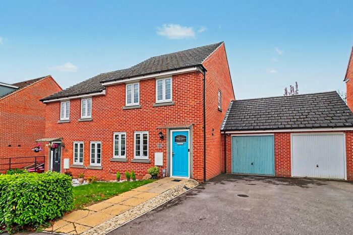 3 Bedroom Semi-Detached House For Sale In Appleton Drive, Basingstoke, RG24