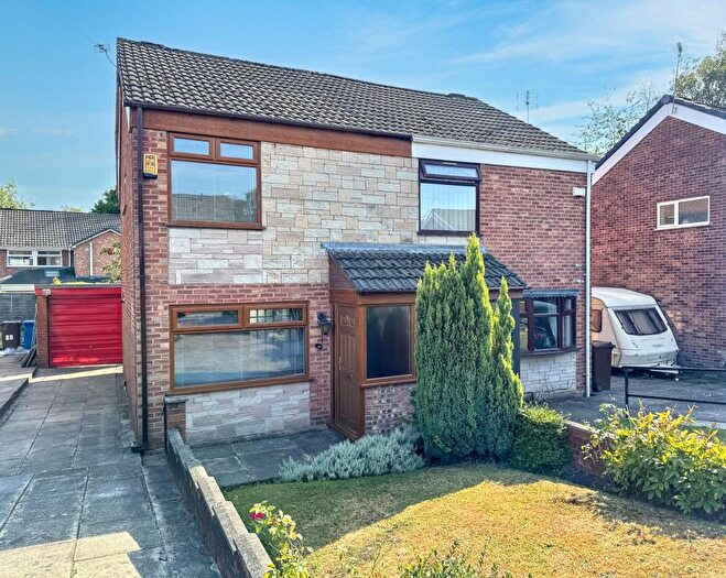 3 Bedroom Semi-Detached House For Sale In Merton Road, Wigan, WN3