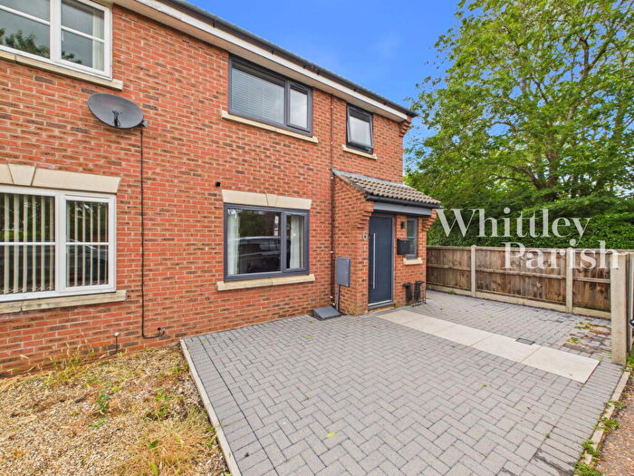 3 Bedroom Semi-Detached House For Sale In Shuckford Close, Diss, IP22