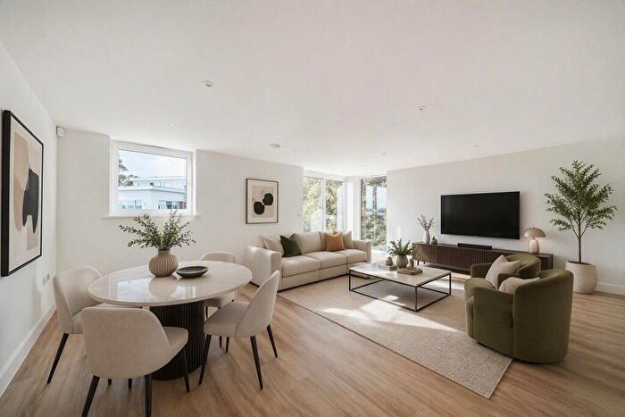 3 Bedroom Apartment For Sale In Highmoor Road, Poole, Dorset, BH14
