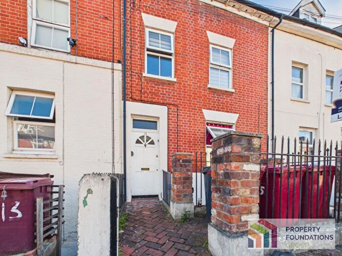 1 Bedroom Flat To Rent In Zinzan Street, Reading, RG1
