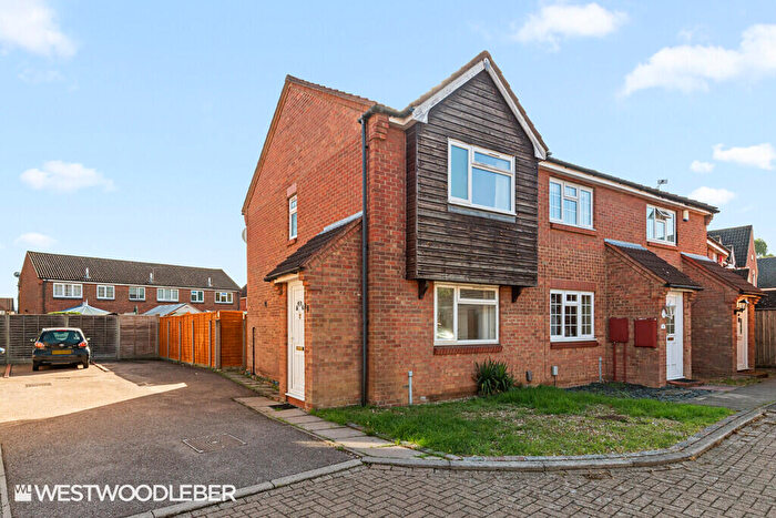 2 Bedroom End Of Terrace House To Rent In Kingsmead, Waltham Cross, EN8