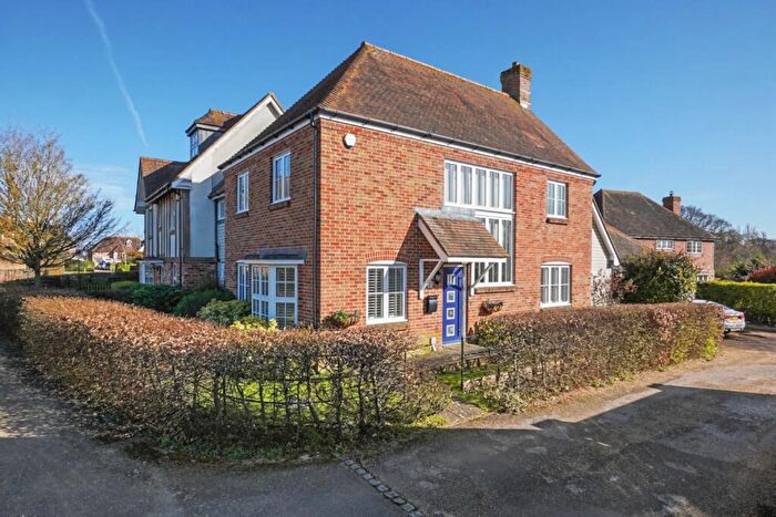4 Bedroom Semi-Detached House For Sale In St. Pauls Court, Lynsted, Sittingbourne, Kent, ME9