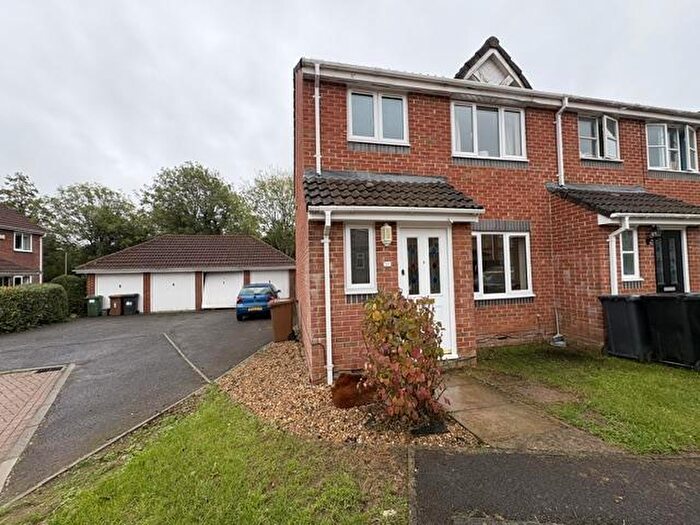 3 Bedroom End Of Terrace House To Rent In Minden Close, Andover, SP10