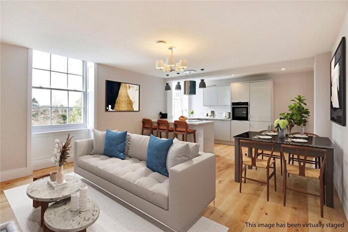 2 Bedroom Flat To Rent In High Street, Sevenoaks, Kent, TN13